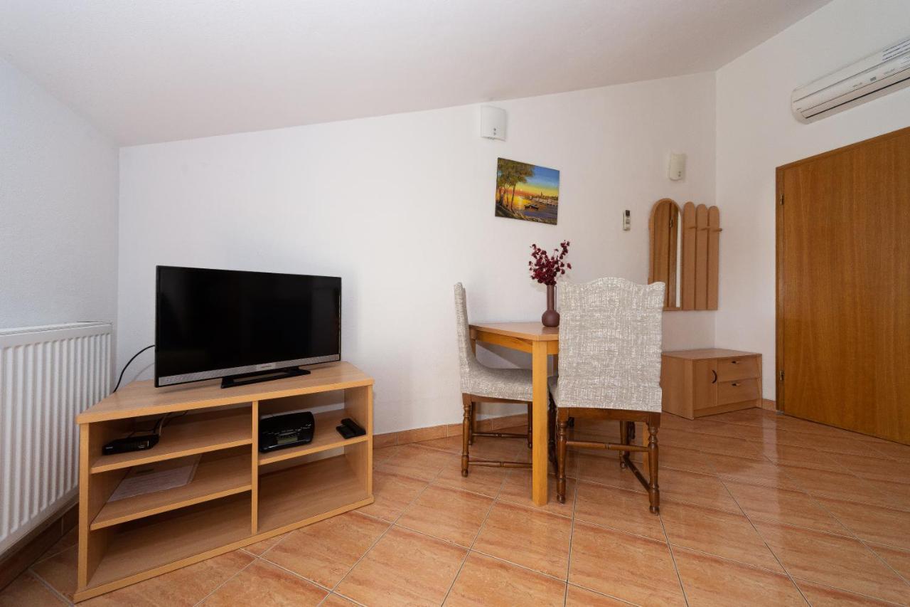 Apartments Dalmata Biograd Biograd na Moru Kültér fotó